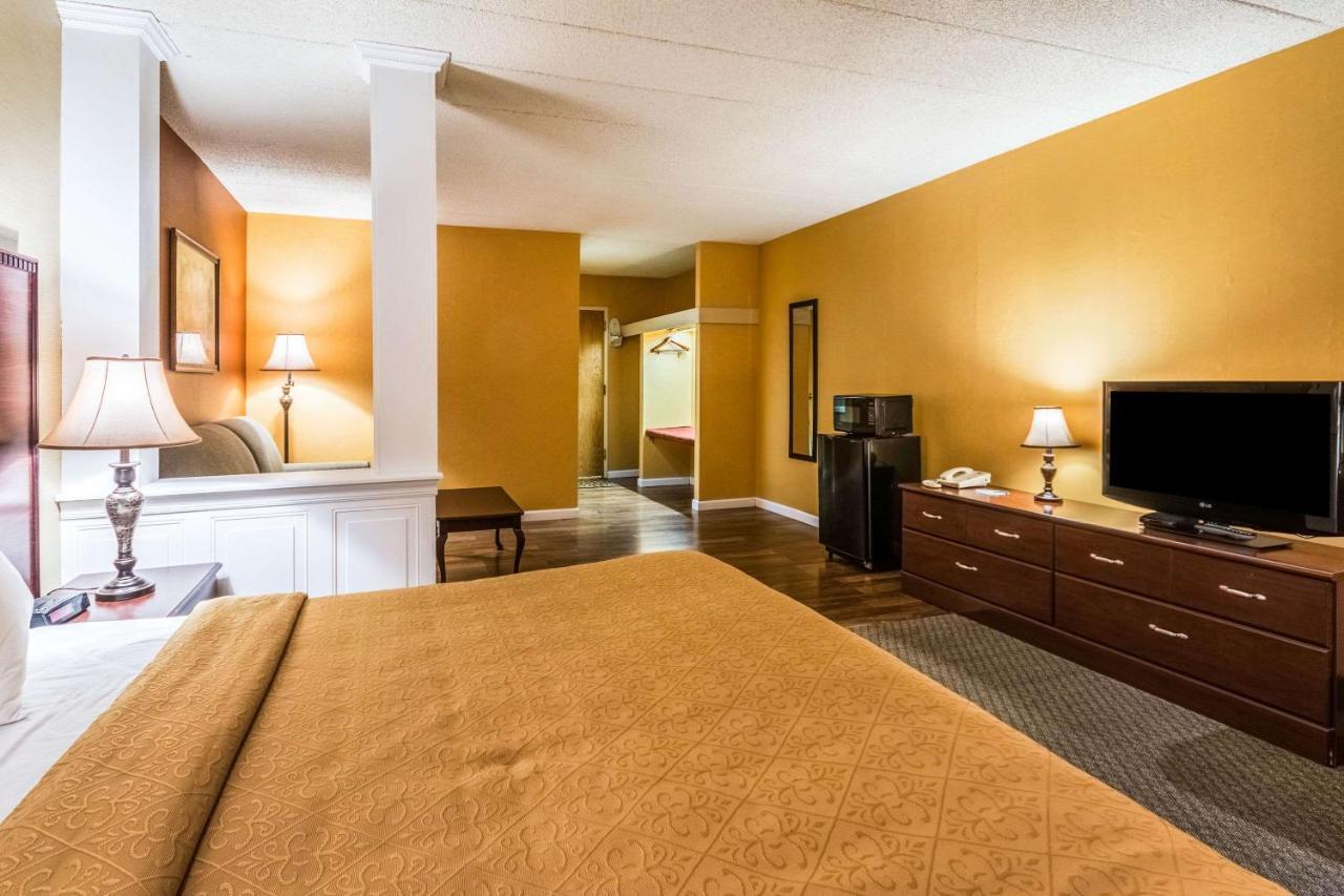 Quaint Inn&Suites McHenry Extérieur photo