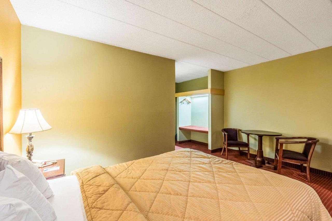 Quaint Inn&Suites McHenry Extérieur photo