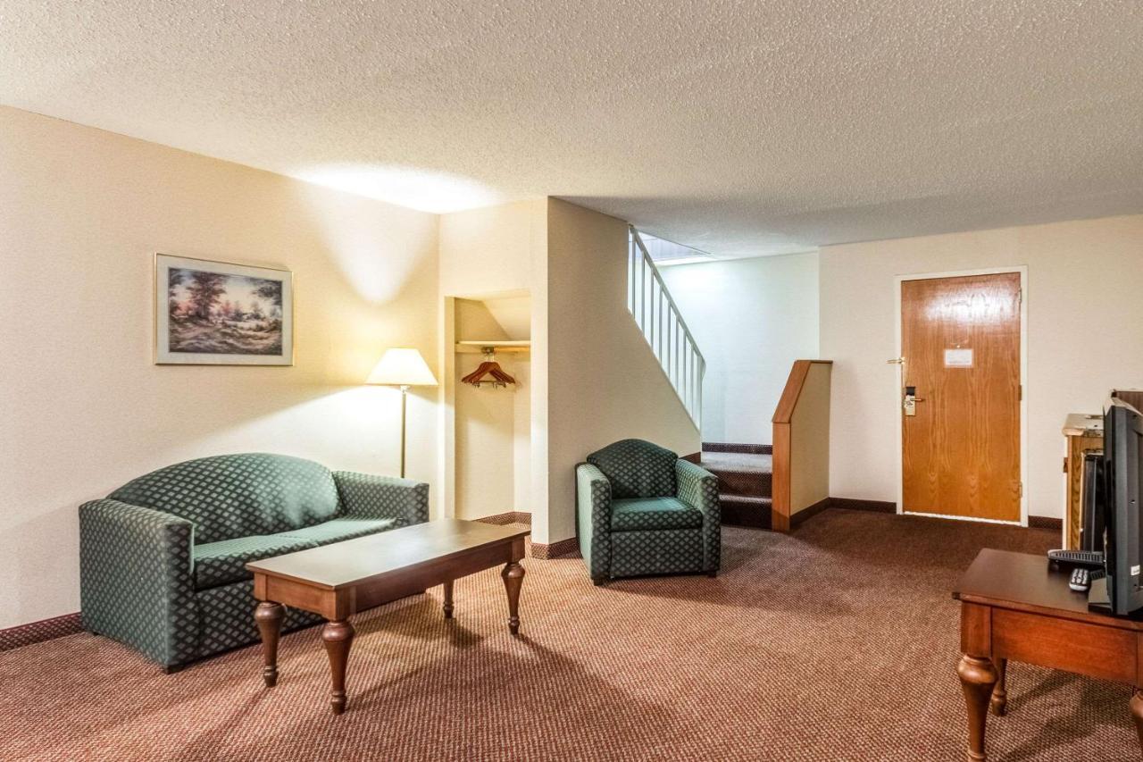 Quaint Inn&Suites McHenry Extérieur photo